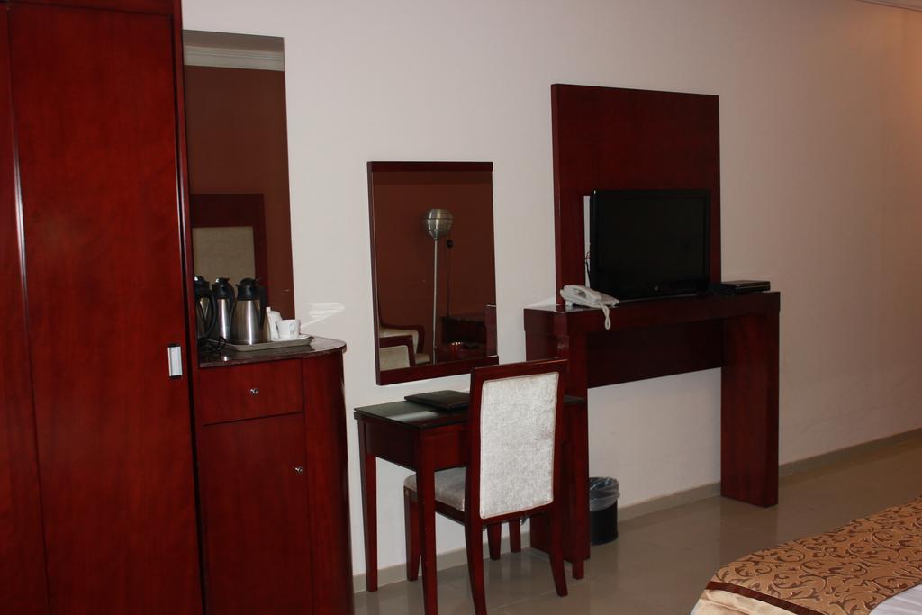 Nuzol Tala Hotell Khafji Exteriör bild