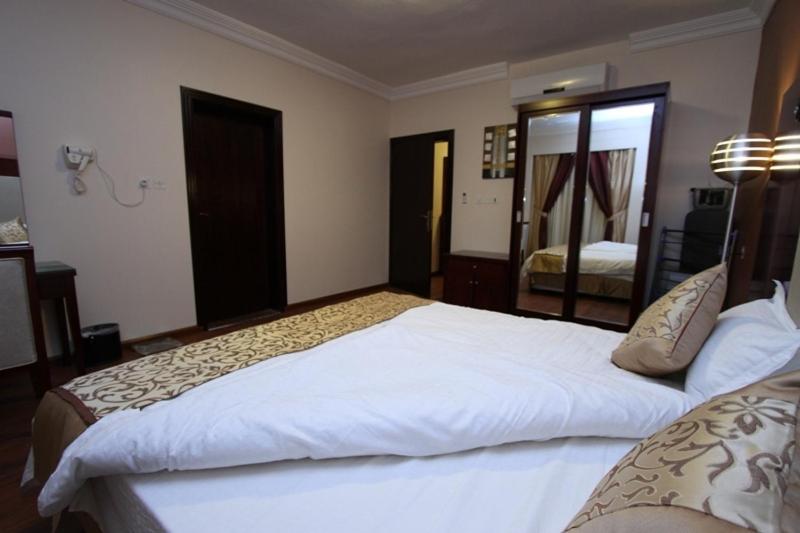 Nuzol Tala Hotell Khafji Exteriör bild